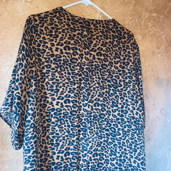 Cheetah cardigan. - Picture 3 of 3